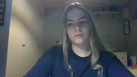 Snapshot of rosie_june chatting on 12/18/24, 11:02 Rosie online show from 12/18/24, 11:02