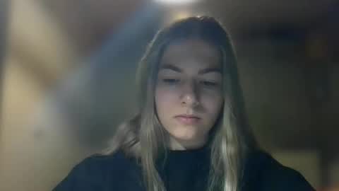 Snapshot of rosie_june chatting on 12/30/24, 08:10 Rosie online show from 12/30/24, 08:10
