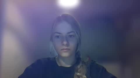 Snapshot of rosie_june chatting on 03/12/25, 07:57 Rosie online show from 03/12/25, 07:57