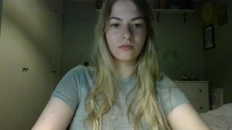 Snapshot of rosie_june chatting on 09/22/25, 06:37 Rosie online show from 09/22/25, 06:37