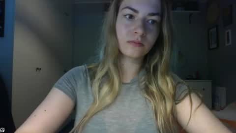 Snapshot of rosie_june chatting on 07/13/26, 06:38 Rosie online show from 07/13/26, 06:38