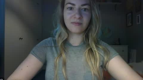 Snapshot of rosie_june chatting on 07/14/26, 06:40 Rosie online show from 07/14/26, 06:40