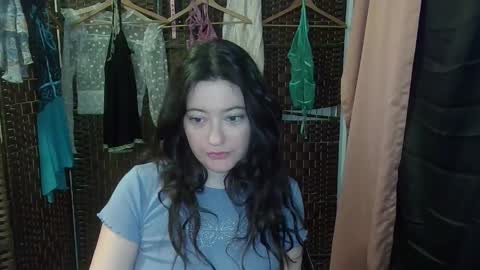 Snapshot of rosierevive chatting on 04/01/26, 03:18 Rosie Revive online show from 04/01/26, 03:18