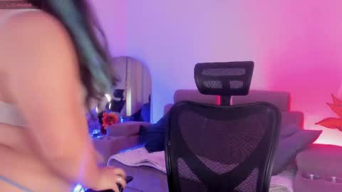 Snapshot of ross_lee chatting on 04/11/26, 08:35 ross_lee online show from 04/11/26, 08:35