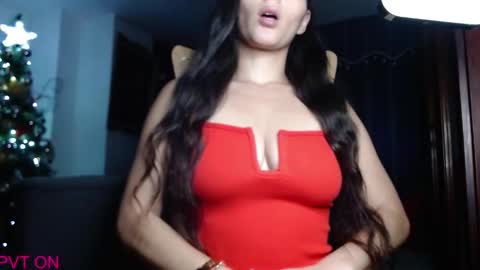 Snapshot of rossa2000 chatting on 12/15/25, 03:33 rossa2000 online show from 12/15/25, 03:33