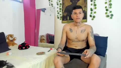 Snapshot of rosse_dredd chatting on 11/02/25, 08:44 Anal for the first time 40000tks online show from 11/02/25, 08:44