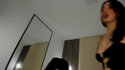 Snapshot of rosse_her chatting on 06/04/26, 06:25 R O S S E online show from 06/04/26, 06:25
