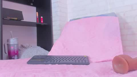 Snapshot of rosse_thompson11 chatting on 02/18/25, 08:14 rosse_thompson11 online show from 02/18/25, 08:14