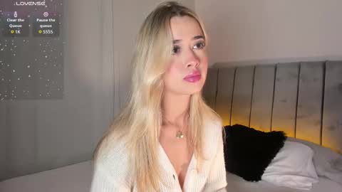 Snapshot of rossedaw_ chatting on 12/16/25, 10:15 Rosse Daw Independent model online show from 12/16/25, 10:15