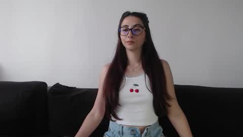 Snapshot of rossie0 chatting on 05/19/26, 03:29 rossie0 online show from 05/19/26, 03:29
