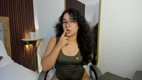 rossie_lanie_ online show from 04/01/26, 06:16