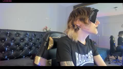 Snapshot of rossiegp chatting on 03/25/26, 12:22 Rossie hunt online show from 03/25/26, 12:22