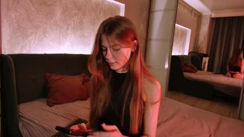 rosy_black_ online show from 12/03/24, 06:37