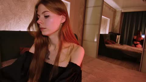 rosy_black_ online show from 12/15/24, 05:10