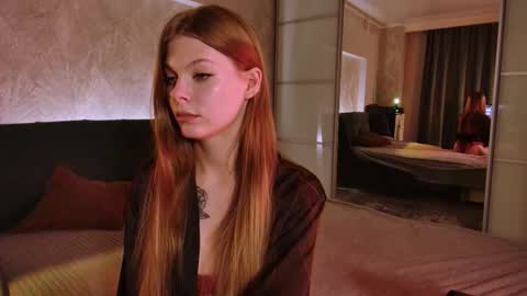 rosy_black_ online show from 10/25/25, 05:19