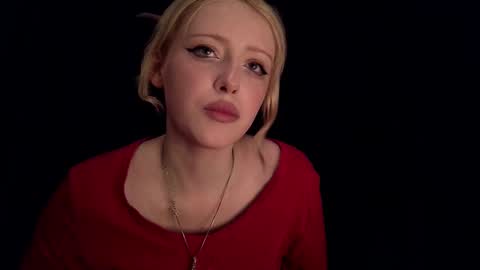 Snapshot of rosy_petal chatting on 10/15/25, 10:59 rosy_petal online show from 10/15/25, 10:59