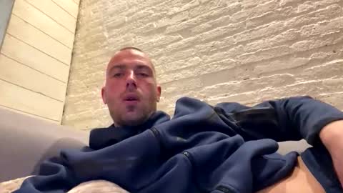 rotteei1 online show from 10/25/25, 10:34