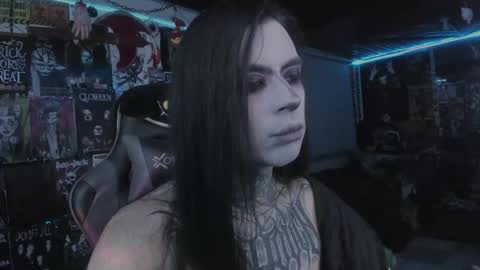 Snapshot of rotten_dreams chatting on 12/03/25, 11:47 rot online show from 12/03/25, 11:47