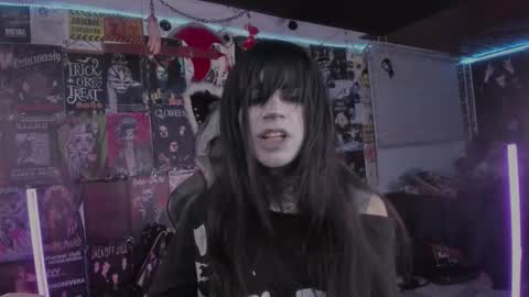 Snapshot of rotten_dreams chatting on 03/06/26, 03:03 rot online show from 03/06/26, 03:03