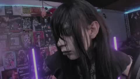 Snapshot of rotten_dreams chatting on 04/13/26, 11:10 rot online show from 04/13/26, 11:10