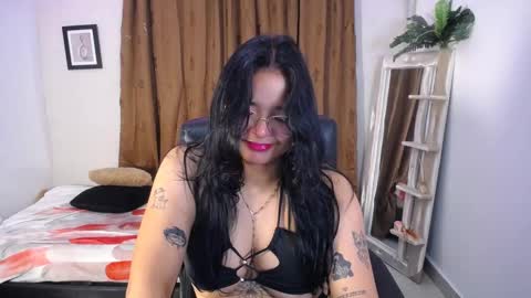 Snapshot of rous_25 chatting on 09/20/25, 11:00 rous_25 online show from 09/20/25, 11:00
