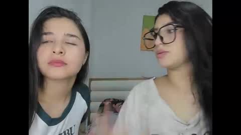 Snapshot of rous_and_sweet09 chatting on 05/18/26, 02:51 rous_and_sweet09 online show from 05/18/26, 02:51