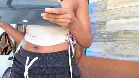 rouselux online show from 02/25/26, 03:43