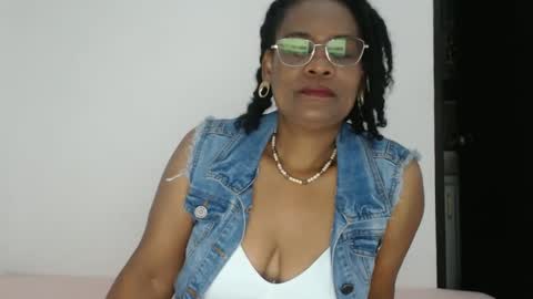 luxa online show from 10/14/25, 01:12