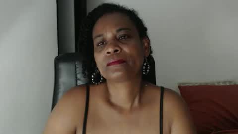 Snapshot of roushlove chatting on 05/06/26, 10:04 luxa online show from 05/06/26, 10:04