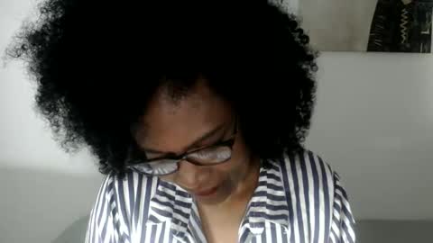 Snapshot of roushlove chatting on 05/28/26, 08:22 luxa online show from 05/28/26, 08:22