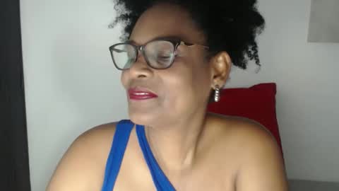 Snapshot of roushlove chatting on 05/28/26, 08:50 luxa online show from 05/28/26, 08:50