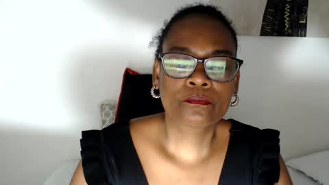 Snapshot of roushlove chatting on 05/31/26, 07:59 luxa online show from 05/31/26, 07:59
