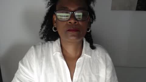 Snapshot of roushlove chatting on 06/01/26, 11:56 luxa online show from 06/01/26, 11:56