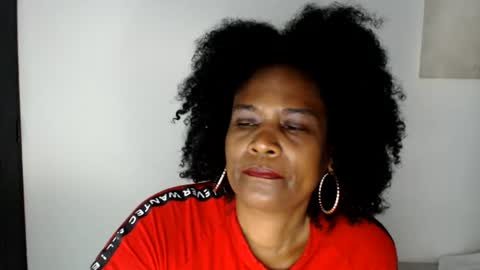Snapshot of roushlove chatting on 06/12/26, 01:10 luxa online show from 06/12/26, 01:10
