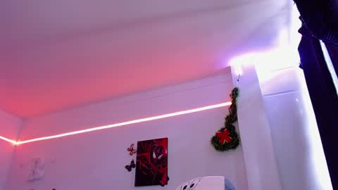 Snapshot of rousrossell_4 chatting on 12/14/24, 07:46 Call me Rous online show from 12/14/24, 07:46