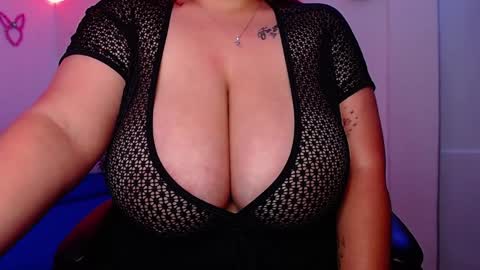 Snapshot of rousrossell_4 chatting on 12/16/24, 01:42 Call me Rous online show from 12/16/24, 01:42