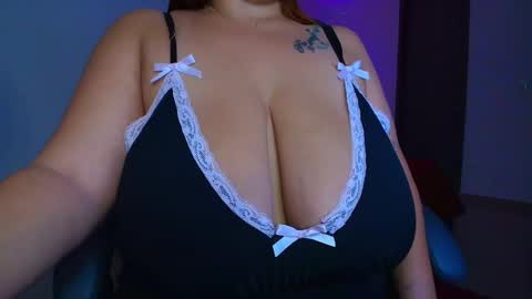 Snapshot of rousrossell_4 chatting on 03/14/26, 06:02 Call me Rous online show from 03/14/26, 06:02