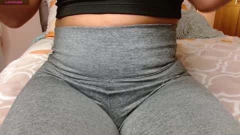 Rouss marie henao  online show from 02/01/25, 06:32