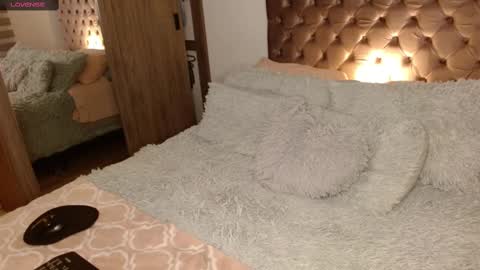 Rouss marie henao  online show from 03/08/25, 10:45