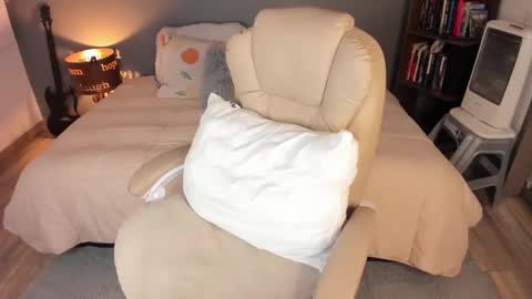 Rouss marie henao  online show from 09/24/25, 09:01