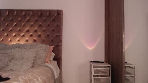 Rouss marie henao  online show from 10/29/25, 01:35