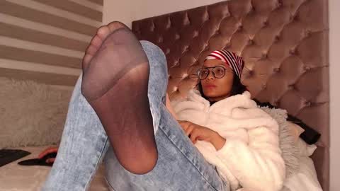 Rouss marie henao  online show from 10/30/25, 01:40