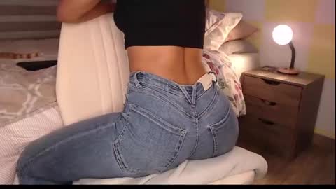Rouss marie henao  online show from 06/13/26, 04:49