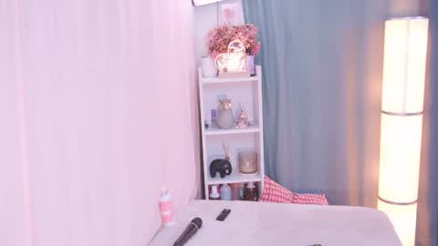 Snapshot of rousse_elodie chatting on 07/27/26, 12:23 Rousse 3 online show from 07/27/26, 12:23