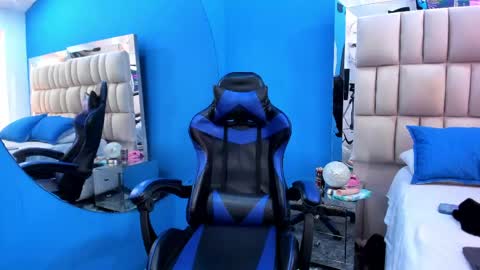 rousse_lily0 online show from 05/13/26, 04:10