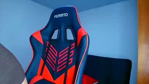 rousse_violet online show from 11/04/25, 10:09