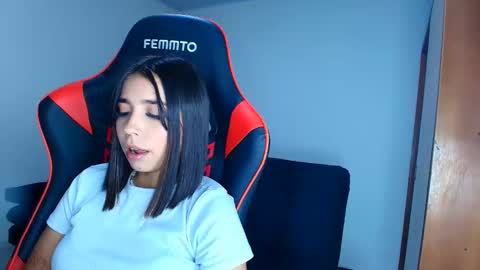 Snapshot of rousse_violet chatting on 02/09/26, 01:09 rousse_violet online show from 02/09/26, 01:09