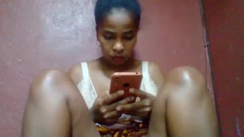 rovaelyah online show from 10/30/25, 09:44