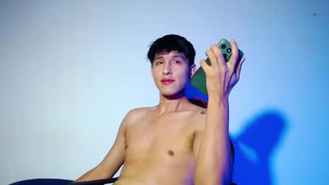 rowanboy23 online show from 11/09/25, 01:04