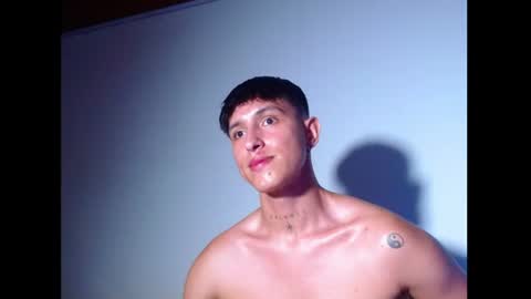rowanboy23 online show from 06/25/26, 05:12